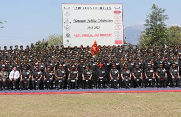 Governor interacting with officers and jawans of the battalion on the Platinum Jubilee celebrations of 14 Dogra Battalion.