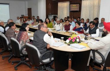 राज्य बाल कल्याण परिषद, उत्तराखण्ड की 16वीं आम सभा की बैठक लेते हुए राज्यपाल।