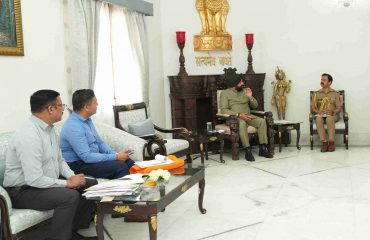 The Governor listened to the problems of ex-servicemen, their dependents and common citizens in the Jan Milan program organized at the Raj Bhawan.