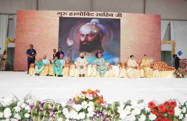 हरिद्वार स्थित प्रेमनगर आश्रम में मानव उत्थान सेवा समिति द्वारा आयोजित ‘सद्भावना सम्मेलन एवं राष्ट्रीय एकता शिविर’ कार्यक्रम में प्रतिभाग करते हुए राज्यपाल।
