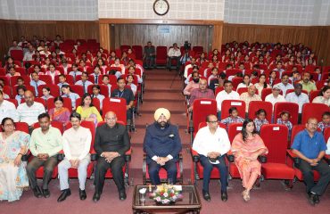 प्रवेशोत्सव-2025 एवं ‘स्कूल डैश-बोर्ड’ का लोकार्पण कार्यक्रम में प्रतिभाग करते हुए राज्यपाल।