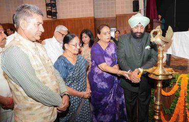 Governor inaugurating the “10th Uttarakhand Sujok Mahotsav” organized by Smile Sujok Foundation at Raj Bhawan.