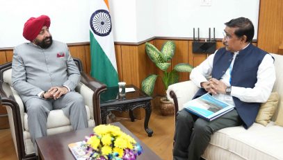 Dr. Raghvendra Pratap Singh, Director, Indian Institute of Remote Sensing, paying a courtesy call on the Governor.