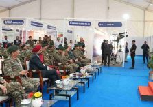 देहरादून छावनी के जसवंत ग्राउंड में आयोजित ‘‘सूर्या ड्रोन टेक 2025’’ कार्यक्रम को संबोधित करते हुए राज्यपाल।;?>