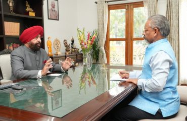 Managing Director of UPNL (Uttarakhand Ex-Serviceman Welfare Corporation) Brigadier J. N. S. Bisht (Retd.) paying a courtesy call on the Governor.