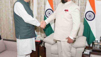 Chief Minister Shri Pushkar Singh Dhami making a courtesy call on the Governor.