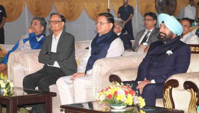 Governor, Chief Minister Shri Pushkar Singh Dhami and Chairman, 16th Finance Commission Dr. Arvind Pangariya participating in the cultural evening program at Raj Bhawan.