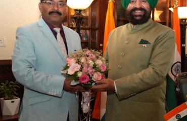 Vice Chancellor of Soban Singh Jeena University, Almora Prof. Satpal Singh Bisht paying courtesy call on the Governor.