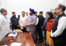 Governor inspecting the one-day special medical camp organized at Raj Bhawan Nainital and getting information about health check-up from the doctors.;?>