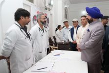 Governor inspecting the one-day special medical camp organized at Raj Bhawan Nainital and getting information about health check-up from the doctors.;?>