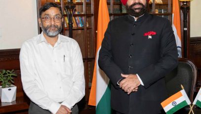 Shri Amit Pandey, Director, Central Coldwater Fisheries Research Institute, Bhimtal, paying a courtesy call on the Governor.