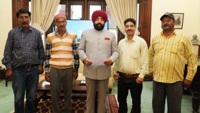 Officials of Boat Association Nainital meeting the Governor.