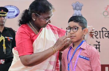President Smt. Draupadi Murmu meeting and interacting with Divyang students of Rashtriya Drishti Divyangjan Empowerment Institute, Dehradun, accompanied by Governor and Chief Minister.