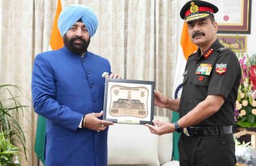 Commandant of IMA Dehradun, Lieutenant General Nagendra Singh, paying a courtesy call on the Governor.