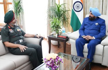 GOC Uttarakhand Sub Area Major General M.P.S Gill paying a courtesy call on the Governor.