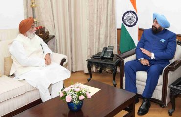 Shri Narendrajit Singh Bindra, Chairman, Hemkund Sahib Management Trust, paid a courtesy call on the Governor at Raj Bhawan.