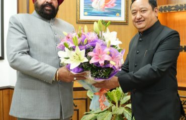 Tourism Secretary Shri Dhiraj Singh Garbyal paying a courtesy call on the Governor.