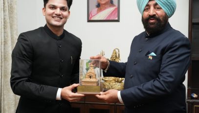 District Magistrate Rudraprayag Prateek Jain paying a courtesy visit to the Governor.