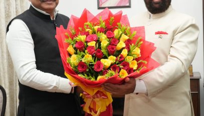 Chief Secretary Shri Anand Bardhan paying a courtesy call on the Governor.
