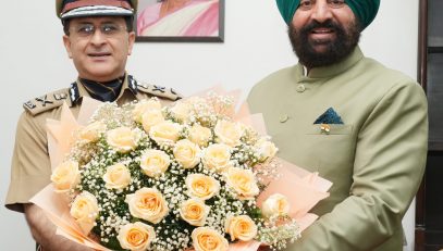 Director General of Police Shri Deepam Seth paying courtesy call on the Governor.