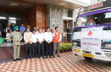 Governor flagging off disaster relief material vehicles for all districts of the state from Raj Bhawan premises.