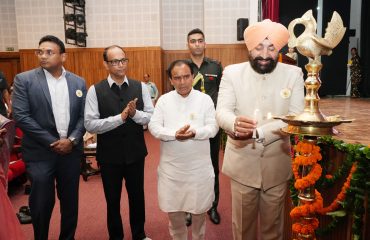 Governor inaugurating the award ceremony under “TB Free India Campaign” organized by National Health Mission, Uttarakhand at Raj Bhawan.