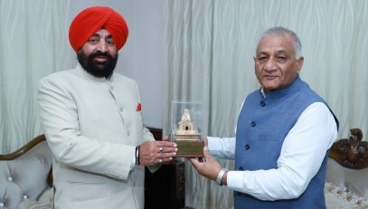 Governor Lt Gen Gurmit Singh (Retd) paying a courtesy call on the Governor of Mizoram, General (Dr) Vijay Kumar Singh (Retd) at Mizoram Bhawan, New Delhi.
