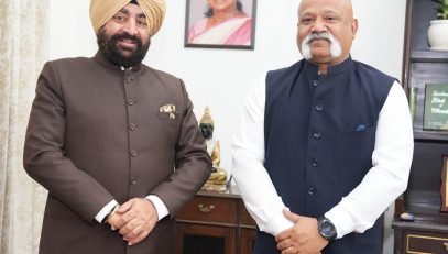 Newly appointed Vice Chancellor of Uttarakhand State Sports University, Shri Amit Sinha, paying a courtesy call on the Governor at Raj Bhawan.