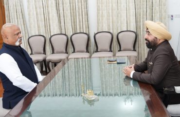 Newly appointed Vice Chancellor of Uttarakhand State Sports University, Shri Amit Sinha, paying a courtesy call on the Governor at Raj Bhawan.