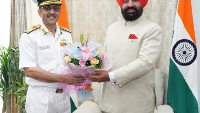 Chief Hydrographer, NH Office, Dehradun Vice Admiral Lochan Singh Pathania paying courtesy call on the Governor.