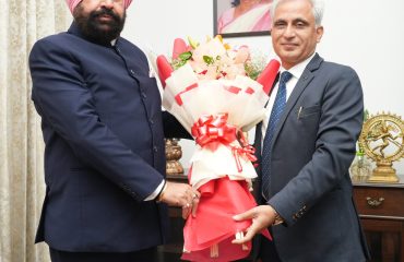 Prof. Vijay Kumar Banga, paying a courtesy call on the Governor.
