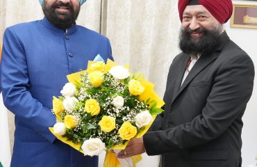 Deputy Director General, National Informatics Centre (NIC) Shri IPS Sethi paying a courtesy call on the Governor.
