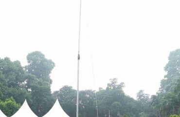 Governor hoisting the flag at Raj Bhawan on the occasion of 79th Independence Day.
