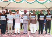 Governor and Chief Minister releasing the coffee table book “Ek Shaam Sainik Ke Naam” at a luncheon programme organised at Raj Bhawan on the occasion of Independence Day.;?>