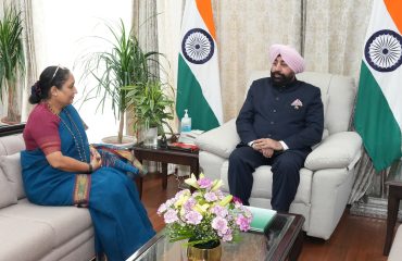 Assembly Speaker Mrs. Ritu Khanduri Bhushan paying a courtesy call on the Governor.