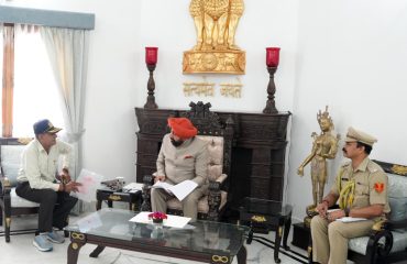 राजभवन में जन मिलन कार्यक्रम