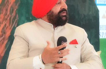 ओहो रेडियो द्वारा आयोजित “मैं उत्तराखण्ड हूँ” कॉनक्लेव में अपना संबोधन देते हुए राज्यपाल।