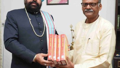 VC of Uttarakhand Sanskrit University, Haridwar, Prof. Dinesh Chandra Shastri meeting the Governor and presenting books based on Mimamsa philosophy.