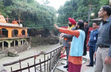 The Governor inspecting the Tapkeshwar Mahadev Temple, which was affected by the disaster.