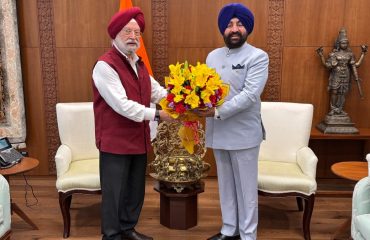 Governor paying courtesy call on Shri Hardeep Singh Puri in New Delhi