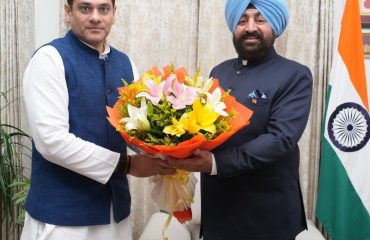 Shri Saurabh Bahuguna paying a courtesy call on the Governor.
