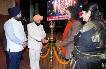 The Governor inaugurating the Mental Health Awareness Programme organised in collaboration with the Wonderwell Foundation at Raj Bhawan.