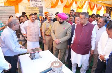 Governor visiting the exhibition put up by farmers at the 118th All India Farmers Fair at Govind Ballabh Pant University of Agriculture and Technology, Pantnagar.