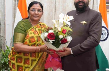 केंद्रीय महिला सशक्तीकरण एवं बाल विकास राज्य मंत्री श्रीमती सावित्री ठाकुर