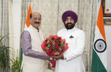 Cabinet Minister Shri Subodh Uniyal paying a courtesy call on the Governor and extending Diwali greetings.