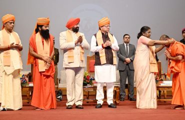 President Smt. Draupadi Murmu presenting degrees and medals to researchers and students at the second convocation of Patanjali University, Haridwar.