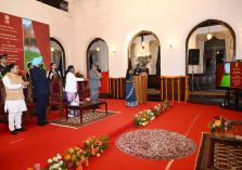 President Smt. Draupadi Murmu inaugurating the virtual tour of Raj Bhawan Nainital during the programme organised to commemorate the 125th anniversary of Raj Bhawan Nainital.;?>