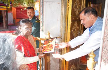 During her visit to Nainital, the Hon’ble President of India, Smt. Droupadi Murmu, offered prayers at the sacred Shaktipeeth Shri Maa Naina Devi Templ
