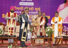 Vice Chancellor Prof. Diwan Singh Rawat presenting a replica of Jageshwar Dham to the President on the occasion of the 20th Convocation of Kumaon University, Nainital.;?>