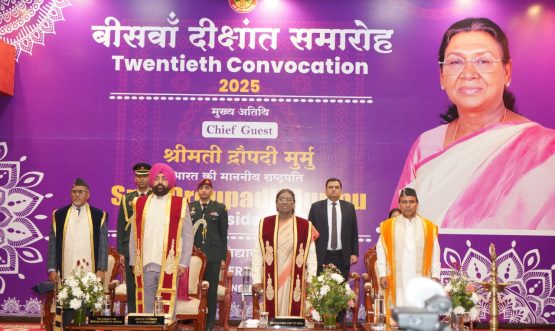 The President and the Governor on the occasion of the 20th Convocation of Kumaon University, Nainital.